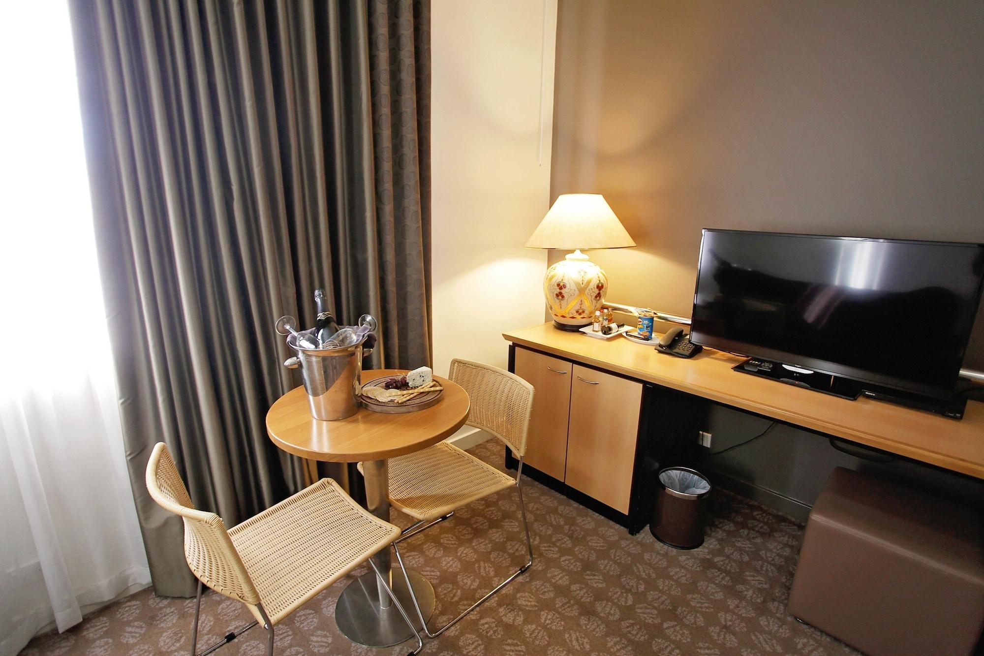 Golden Pebble Hotel Wantirna Ngoại thất bức ảnh