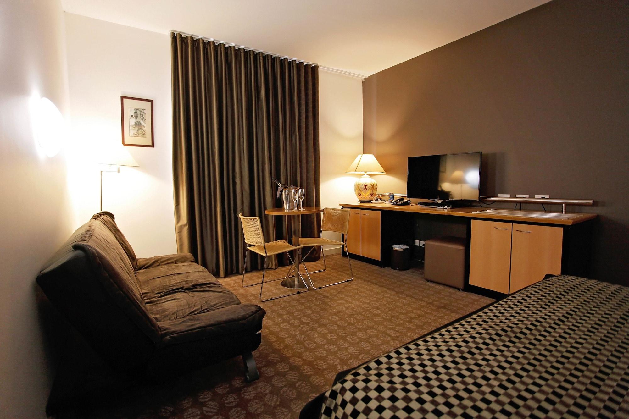 Golden Pebble Hotel Wantirna Ngoại thất bức ảnh