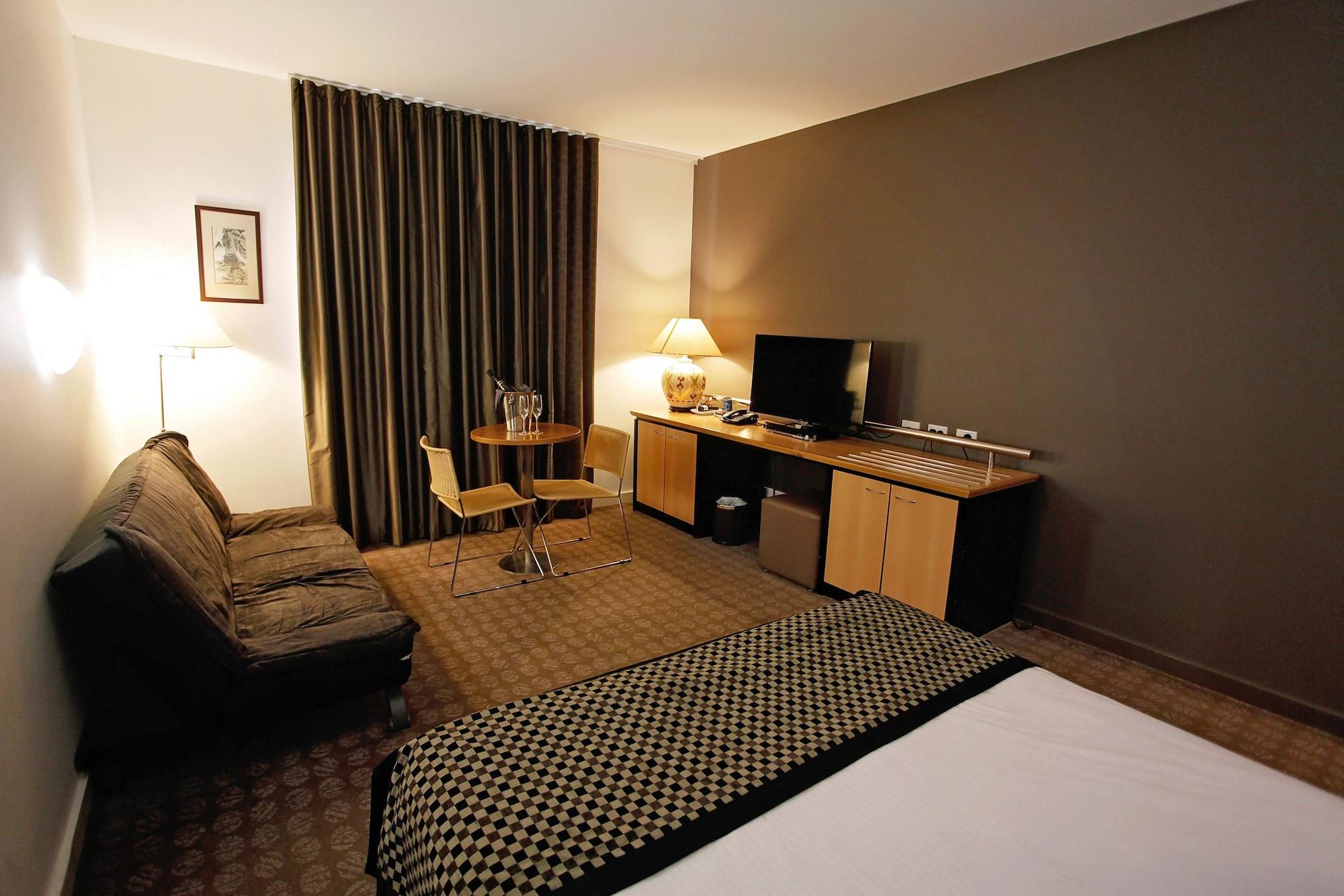Golden Pebble Hotel Wantirna Ngoại thất bức ảnh