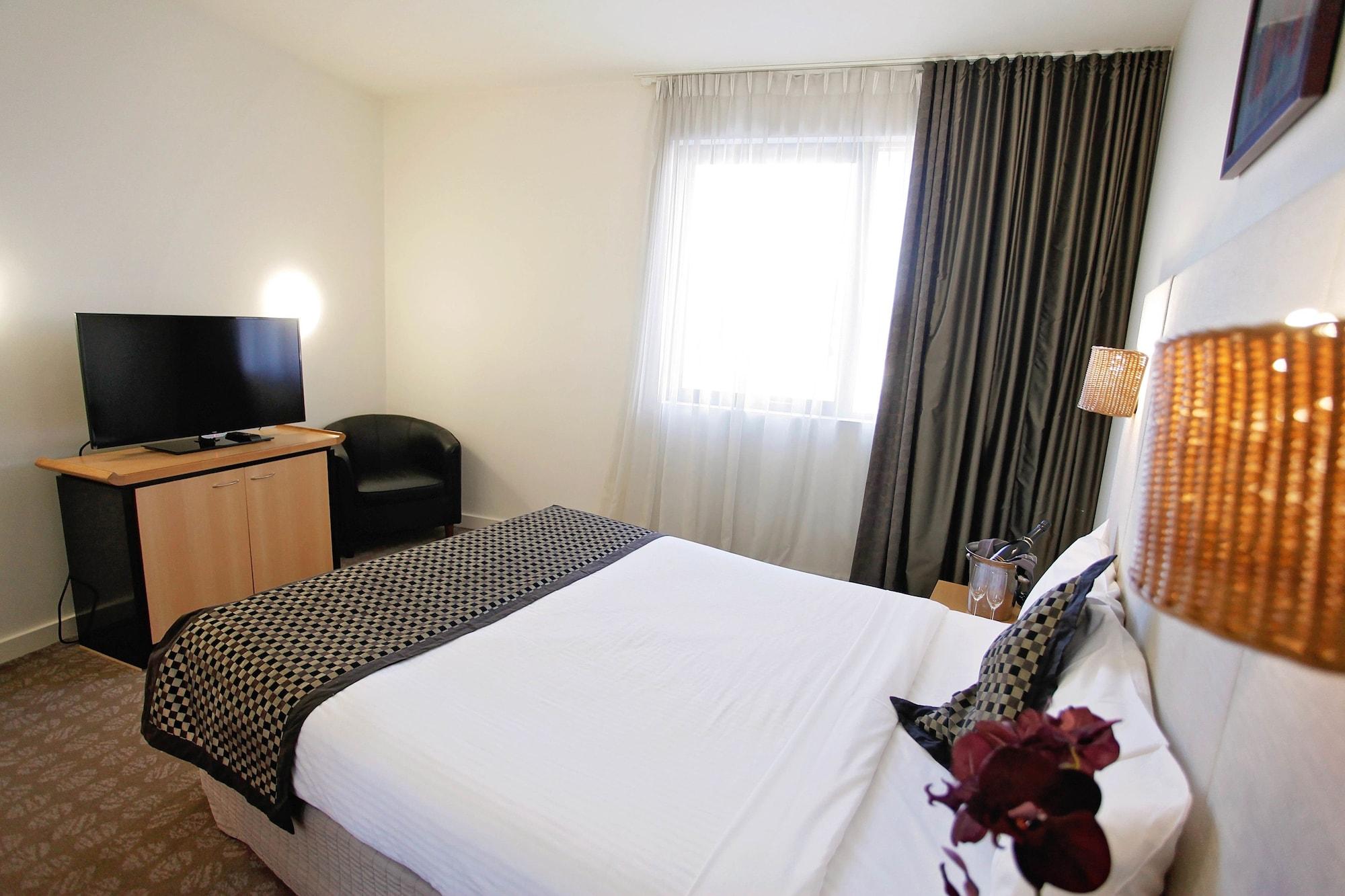 Golden Pebble Hotel Wantirna Ngoại thất bức ảnh