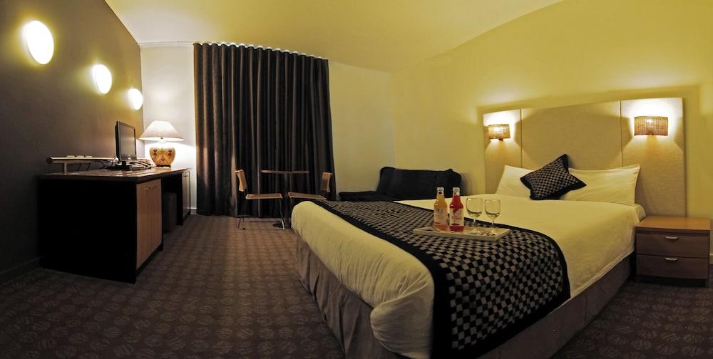 Golden Pebble Hotel Wantirna Ngoại thất bức ảnh