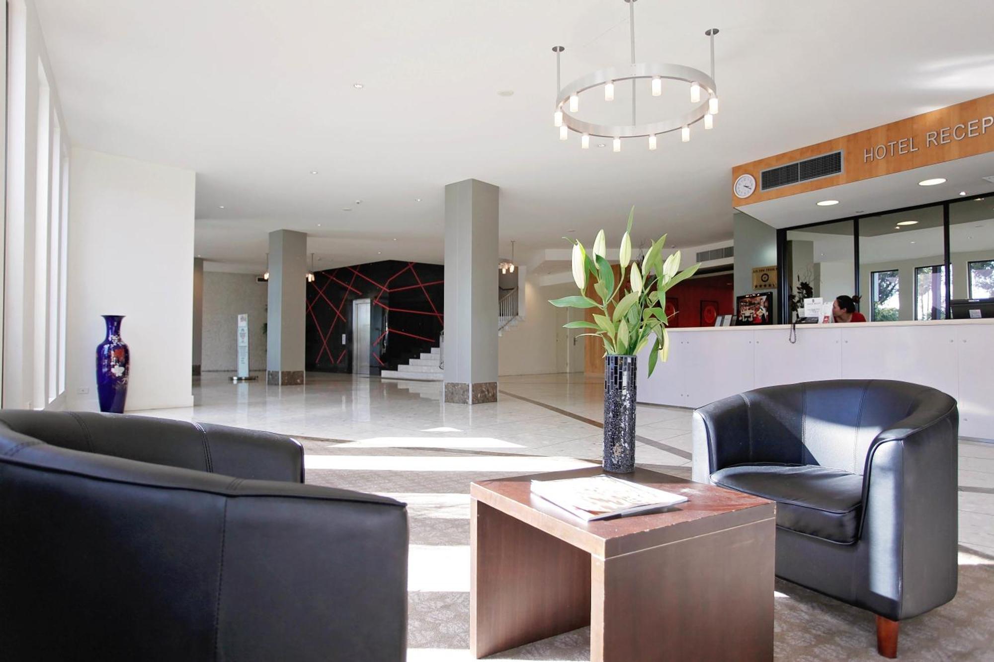 Golden Pebble Hotel Wantirna Ngoại thất bức ảnh