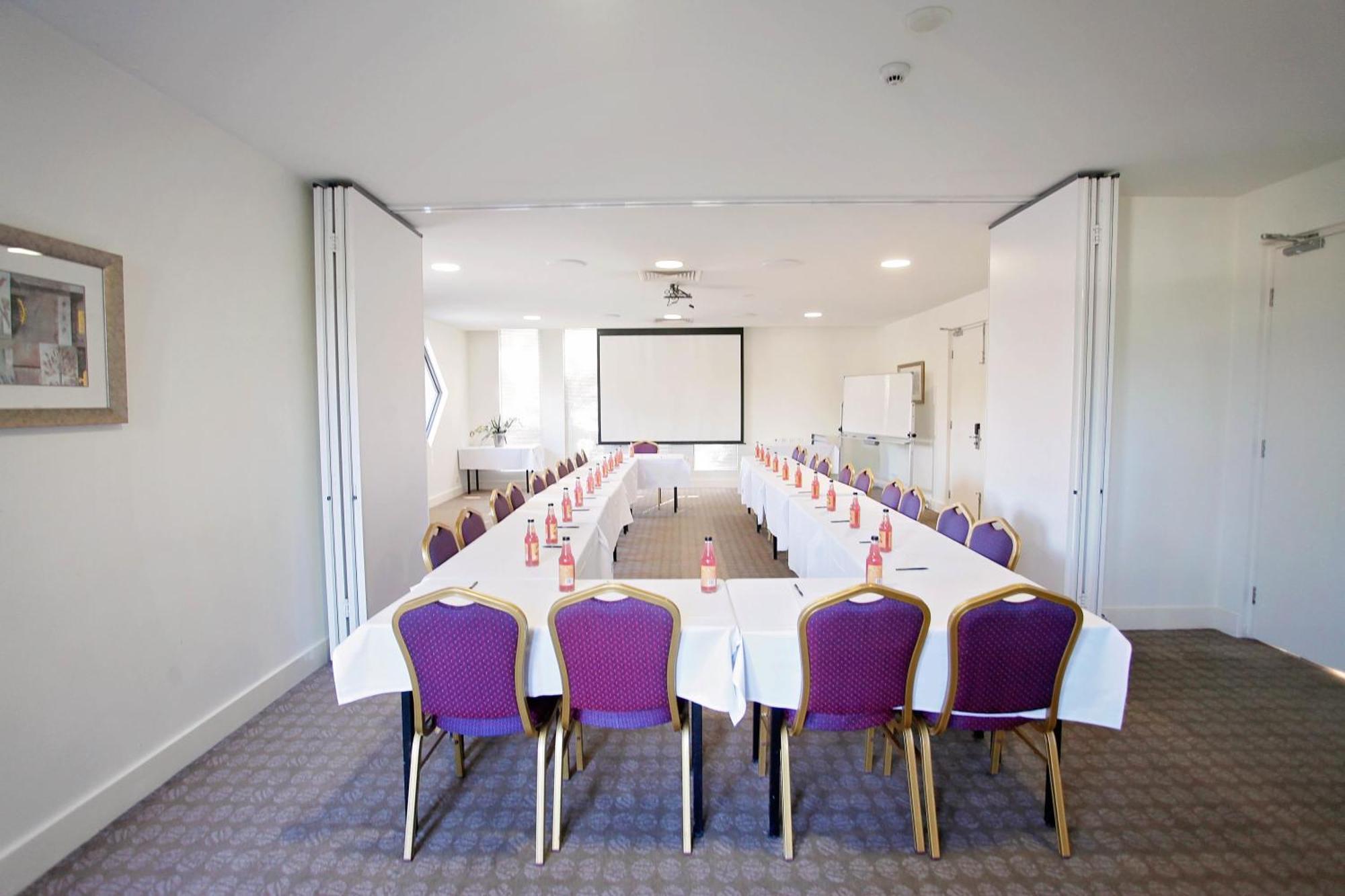 Golden Pebble Hotel Wantirna Ngoại thất bức ảnh
