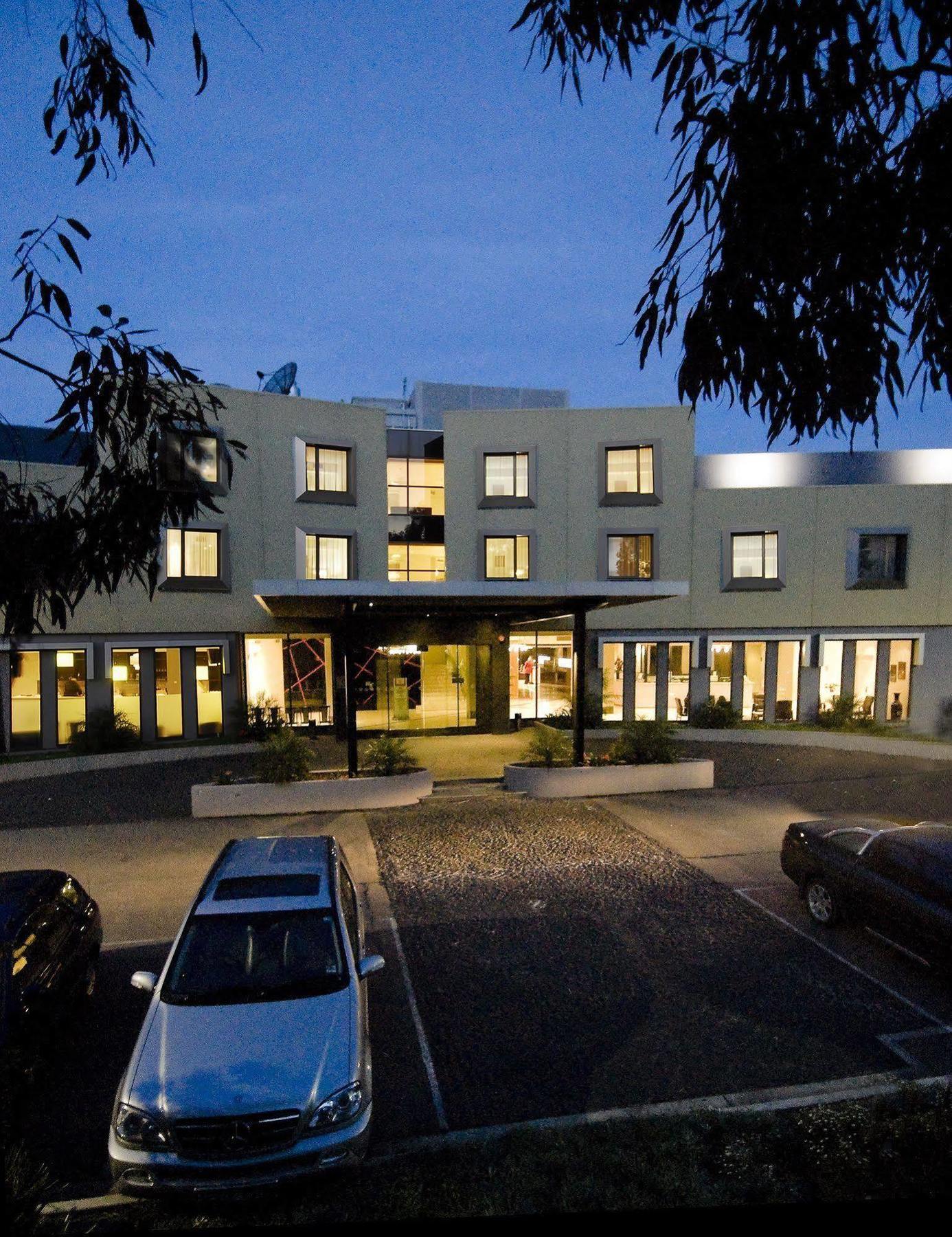 Golden Pebble Hotel Wantirna Ngoại thất bức ảnh
